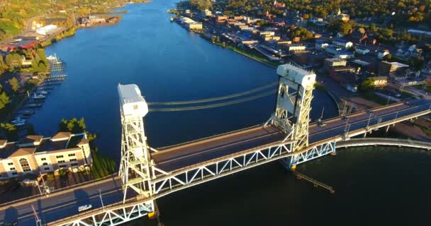 密歇根州胡顿市中心美丽的电梯桥 — 图库视频影像