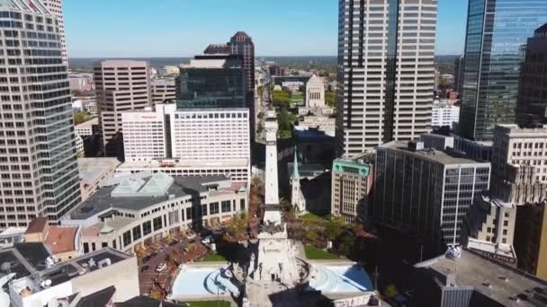 Downtown antena de Indianapolis soldados e marinheiros Monumento em Indiana — Vídeo de Stock