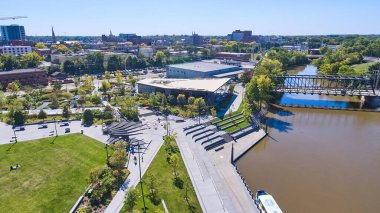 Fort Wayne, Indiana 'da Avlu Alanı Parkı