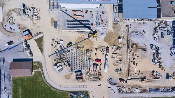 Aerial wide shot of large construction site of high school — Stock Photo, Image