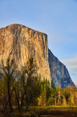 Gün batımında Yosemite 'deki Valley View' dan El Capitan 'ın görüntüsü