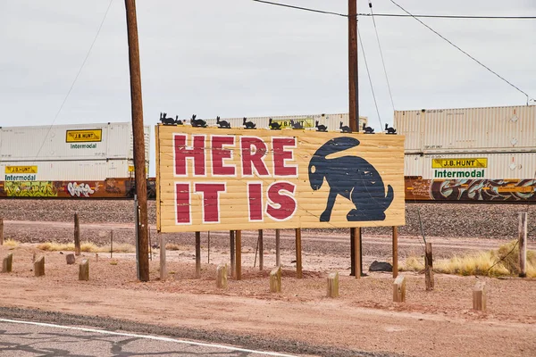 Afbeelding Van Hier Het Billboard Route Met Trein — Stockfoto