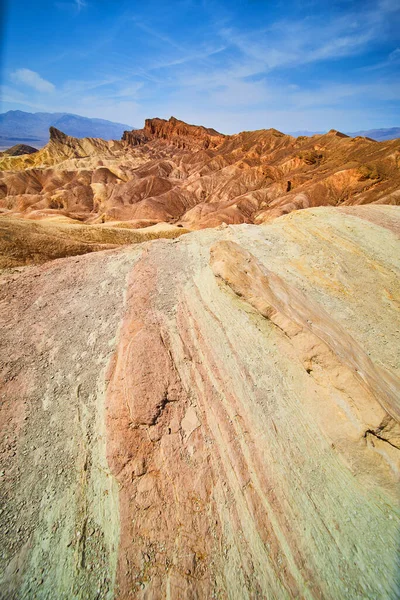 Bild Von Death Valley Felsigen Sedimentformationen Mit Bunten Bergen Der — Stockfoto