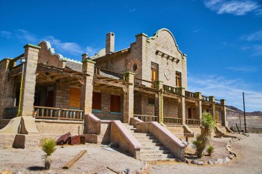 Hayalet şehir Rhyolite 'deki terk edilmiş tren istasyonunun görüntüsü