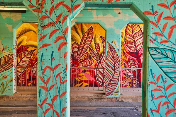 Image Beautiful Colorful Feather Graffiti Covers Cement Arches Bridge — Stock Photo, Image