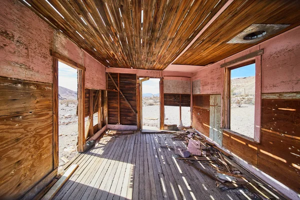 Immagine Stanza Legno Abbandonata Decomposizione Nel Deserto — Foto Stock