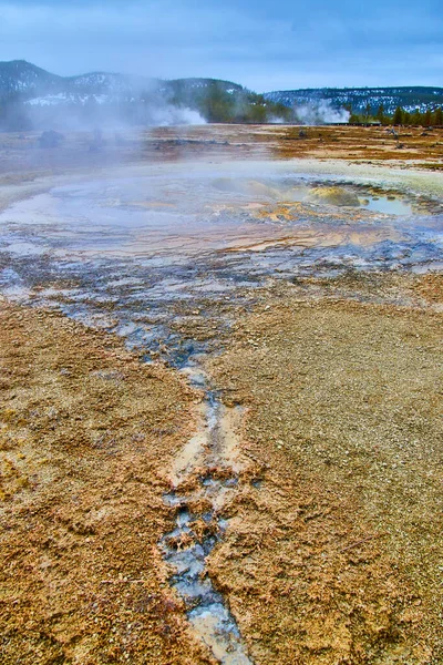 Bild Alkaliska Vatten Yellowstone Bassäng Med Termiska Pooler — Stockfoto