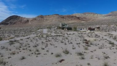 Nevada Çölü 'ndeki Rhyolite Hayalet Kasabası üzerindeki hava görüntüsü.