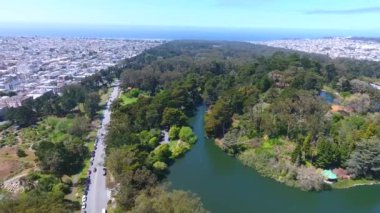 San Francisco 'da şehir ve okyanus manzaralı Golden Gate Parkı' nda