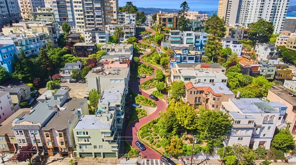 Obraz San Francisco Oszałamiający Falujący Lombard Street Góry — Zdjęcie stockowe