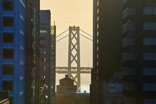 Bild San Francisco Oakland Bay Bridge Genom Skyskrapor — Stockfoto