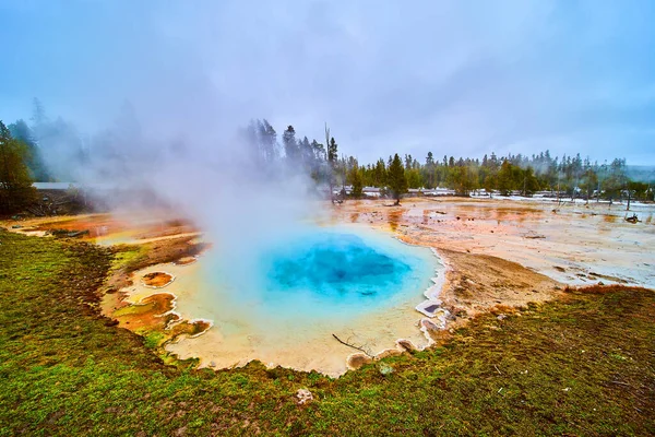 Bild Fantastisk Och Ångande Djupblå Pool Yellowstone — Stockfoto