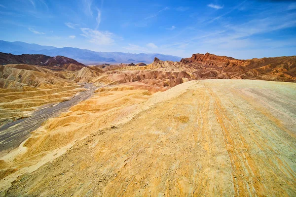 Bild Von Felsformationen Und Atemberaubenden Bunten Sedimenten Zabriskie Point Death — Stockfoto