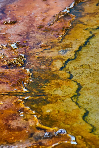 Bild Der Textur Von Wasser Und Sedimentschichten Quellen Von Yellowstone — Stockfoto
