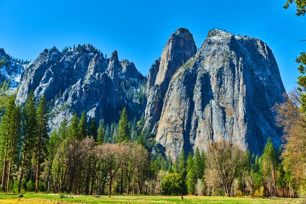 Imagem Stunning Cathedral Rocks Parque Nacional Yosemite — Fotografia de Stock