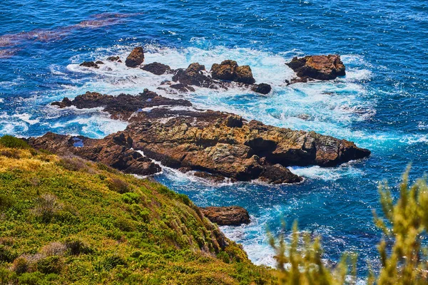 Immagine Onde Oceaniche Che Infrangono Formazioni Rocciose Sulla Costa Occidentale — Foto Stock