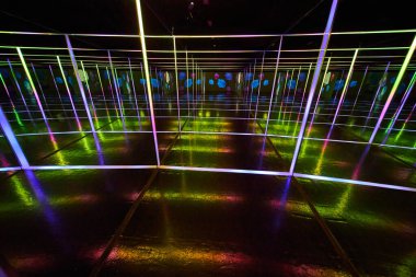 Columbus, Ohio 'daki Ayna ve Işıklar Koridorunun Görüntüsü