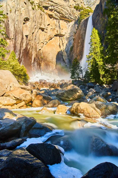 Image Yosemite Stunning Lower Falls Early Spring Rainbow Cascading Icy — Stock Photo, Image