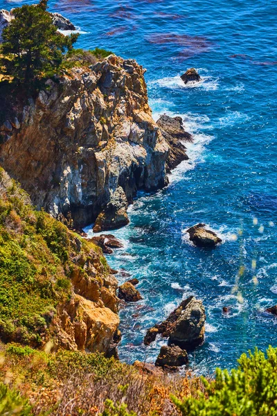 Bild Von Blick Auf Meereswellen Die Felssäulen Krachen — Stockfoto
