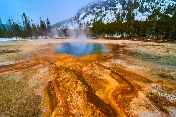 Image Winter Biscuit Basin Yellowstone Showcasing Colorful Pools — Stockfoto