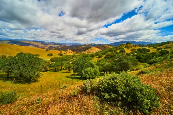 Image Vibrant Spring Landscape West Mountains Cloudy Sky — Stockfoto