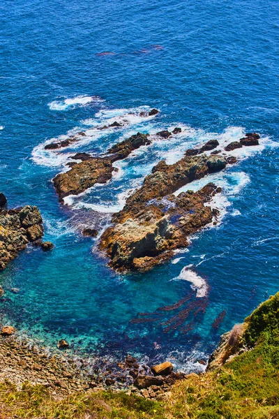 Image Waves Crashing Tide Pools Cliffs West Coast — Stockfoto