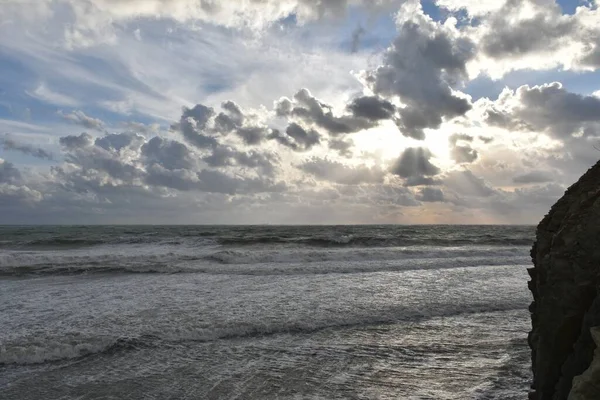 Abend Gibt Einen Sturm Auf See Unter Rosa Wolken Bei — Stockfoto