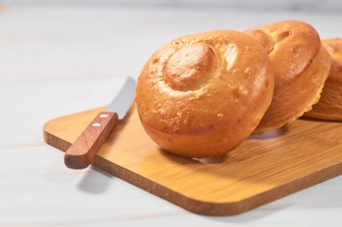 Meksika ekmekleri hayat dolu. Bisküviler mermer masada!