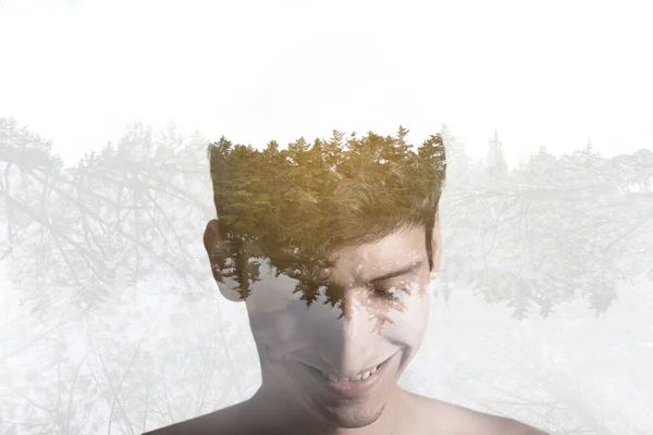 植物や森を持つ若い男の二重露光肖像画 生態環境概念 — ストック写真