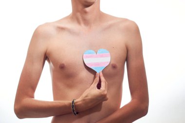 Transseksüel ya da transseksüel kalbi olan birinin vücudu..
