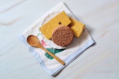 Amararanth 'tan yapılmış tatlı kurabiyeler. Sağlıklı tatlılar.