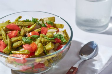 Meksika nopal kaktüs salatası, tropik vejetaryen Meksika yemeği..
