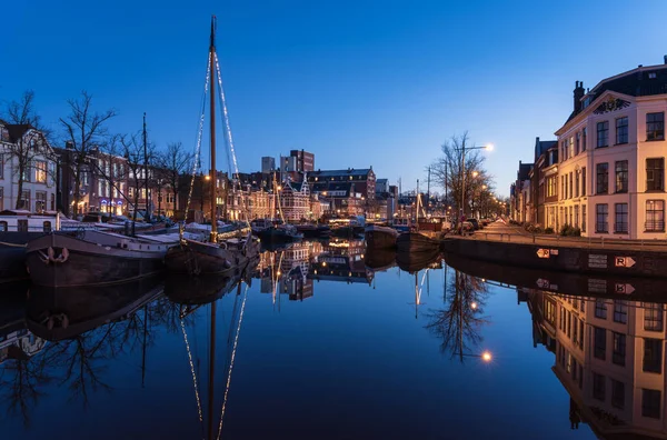 Groningen Netherlands December 2021 Reflections Blue Hour Noorderhaven City Groningen — ストック写真