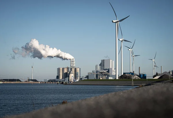 Elektrownia Paliwo Kopalne Węgiel Turbiny Wiatrowe Elektrowni Eemshaven Koncepcja Przejścia — Zdjęcie stockowe