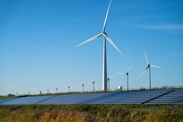 Wind Turbines Solarpanels Levee Generating Clean Sustainable Electricity — Stock Photo, Image