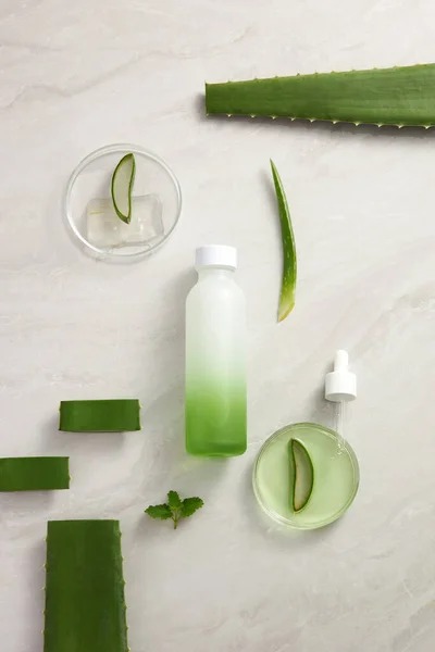 Estratto Aloe Vera Ricerca Laboratorio Con Contagocce Vasetto Cosmetico Modello — Foto Stock