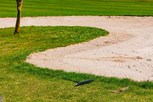 Ancinho Bunker Com Areia Usado Para Remover Pistas Campo Golfe — Fotografia de Stock