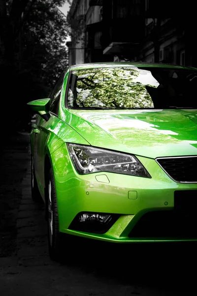 Зелений шершень дивовижний вуличний автомобіль Стокове Фото