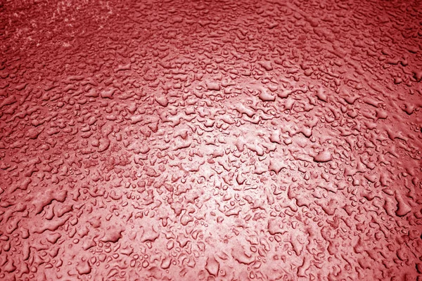 Σταγόνες Νερού Στη Μεταλλική Επιφάνεια Κόκκινο Τόνο Αφηρημένο Φόντο Και — Φωτογραφία Αρχείου