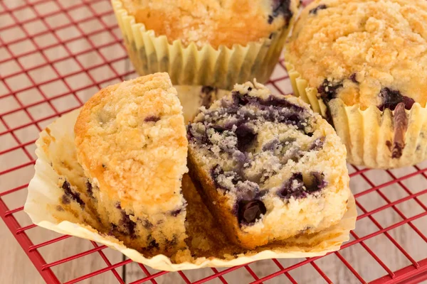 Blåbär Frukost Muffins Röda Bakning Rack — Stockfoto