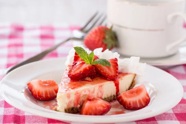 Slice Cheesecake Fresh Cut Strawberries Red Checkered Tablecloth Cup Coffee — Stock Photo, Image