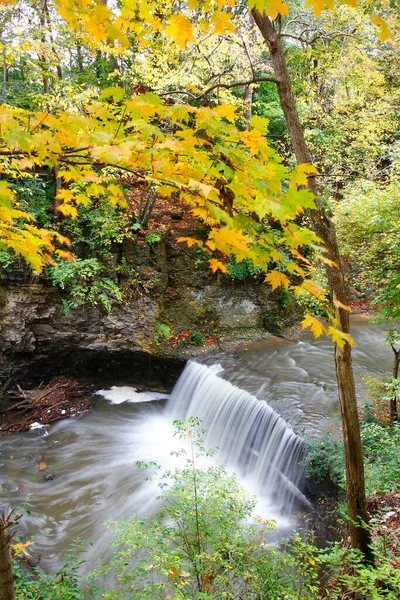 Парк Indian Run Falls Отумне Дублин Огайо — стоковое фото