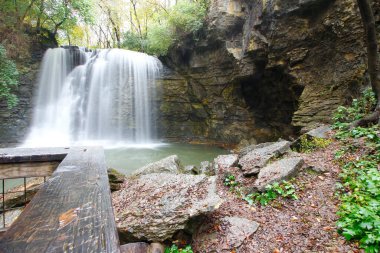 Hayden Run Falls Parkı Sonbaharda, Columbus, Ohio