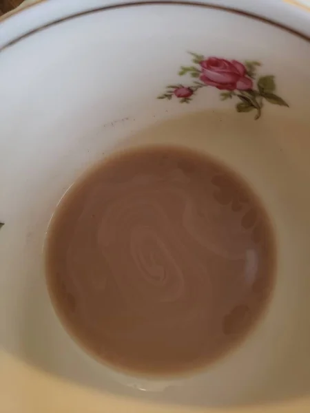 Чашка Кофе Китаем Который Имеет Розовые Узоры — стоковое фото