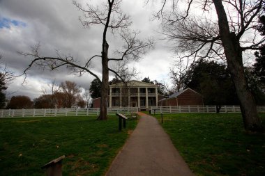 Andrew Jackson 'ın Tennessee, Nashville dışındaki Hermitage' ına bakıyor.