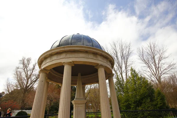 Andrew Jackson 'ın Tennessee, Nashville dışındaki Hermitage' ına bakıyor.