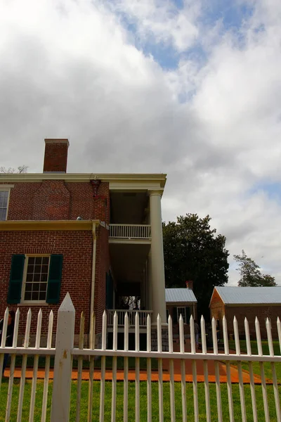 Andrew Jackson 'ın Tennessee, Nashville dışındaki Hermitage' ına bakıyor.