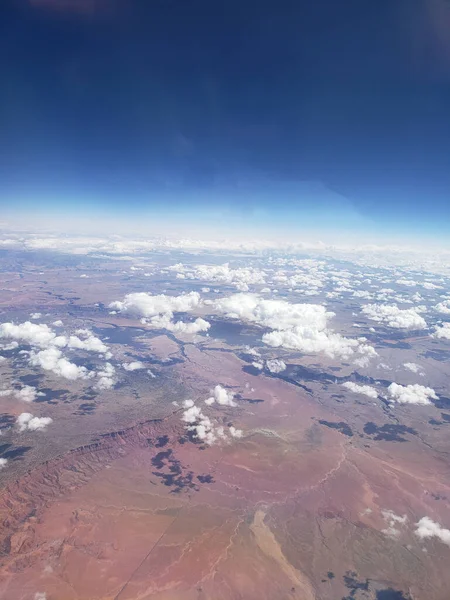 Robustes Terrain Des Amerikanischen Westens Vom Flugzeug Aus Gesehen — Stockfoto