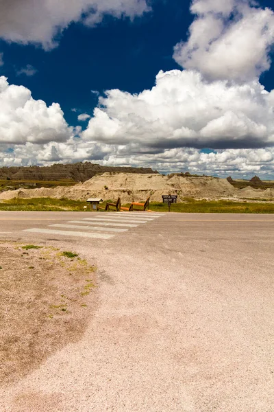 Çorak Topraklar Ulusal Parkı güneşli bir yaz günü, Güney Dakota