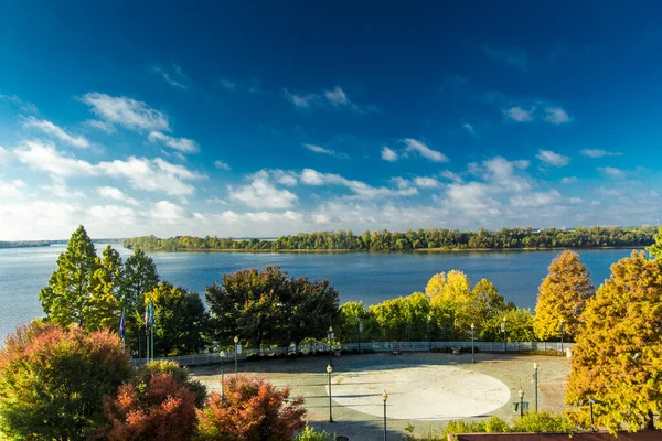 Ohio Nehri Evansville, Indiana Sonbaharda